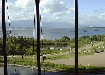 ���i�Δ����قQ�K���k���ɍL������i�΂�]��